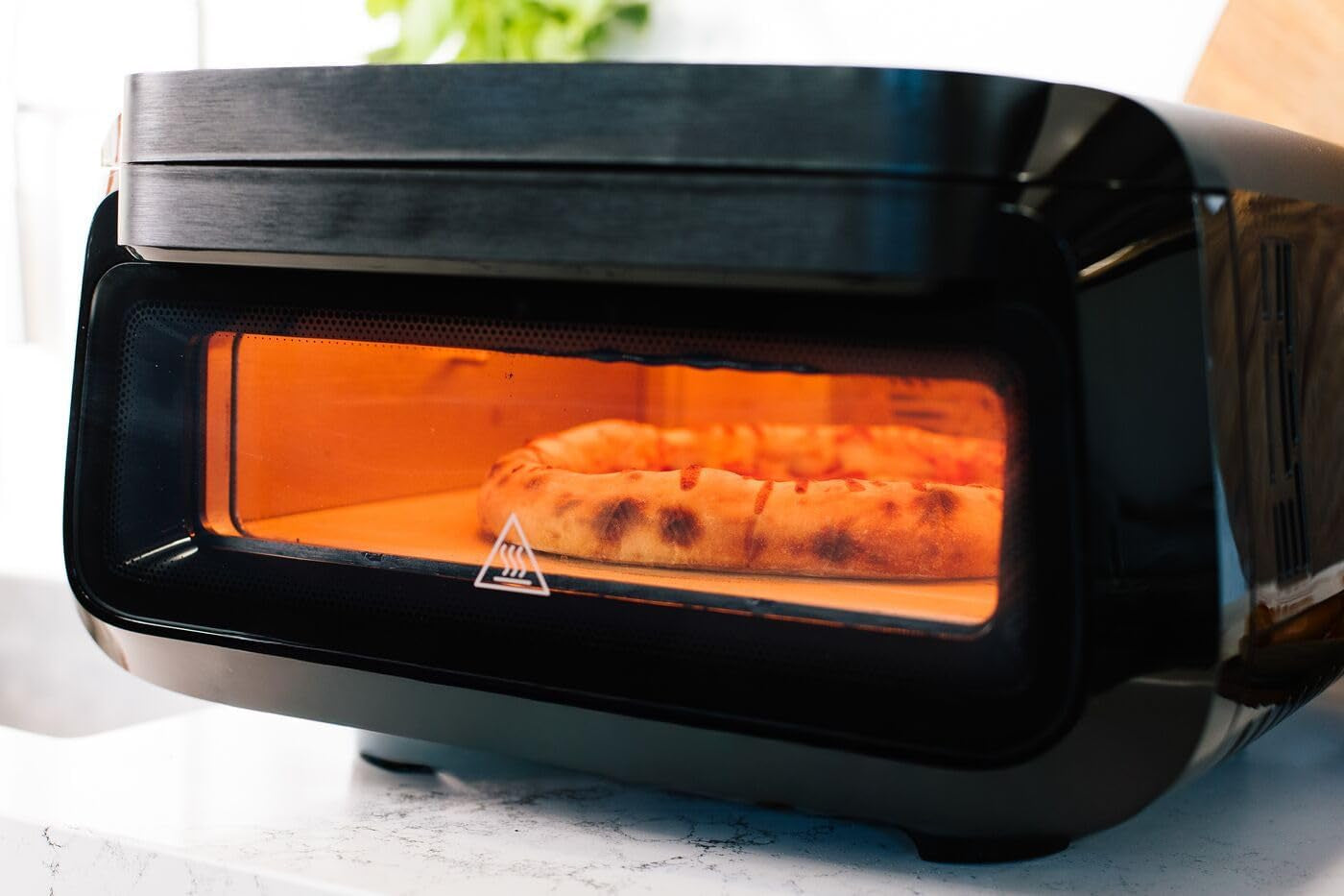 Frigidaire 700°F Indoor Electric Pizza Oven – 12” Stone Bake, Air Fry & Bake, Portable Countertop with Peel & Cutter